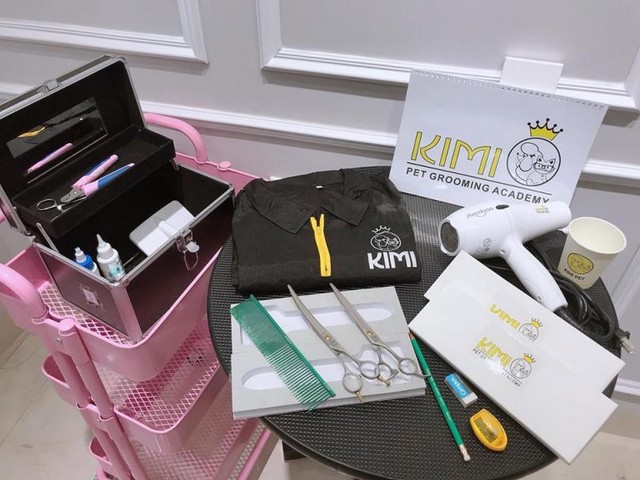Bộ đồ dụng cụ Kimi Pet Grooming Academy chuẩn bị cho mỗi học viên